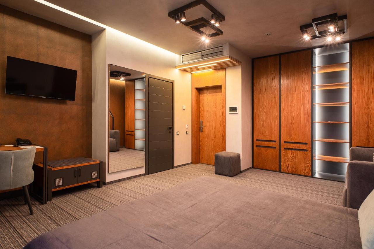 Mojo Hall Hotel Lutsʼk 外观 照片