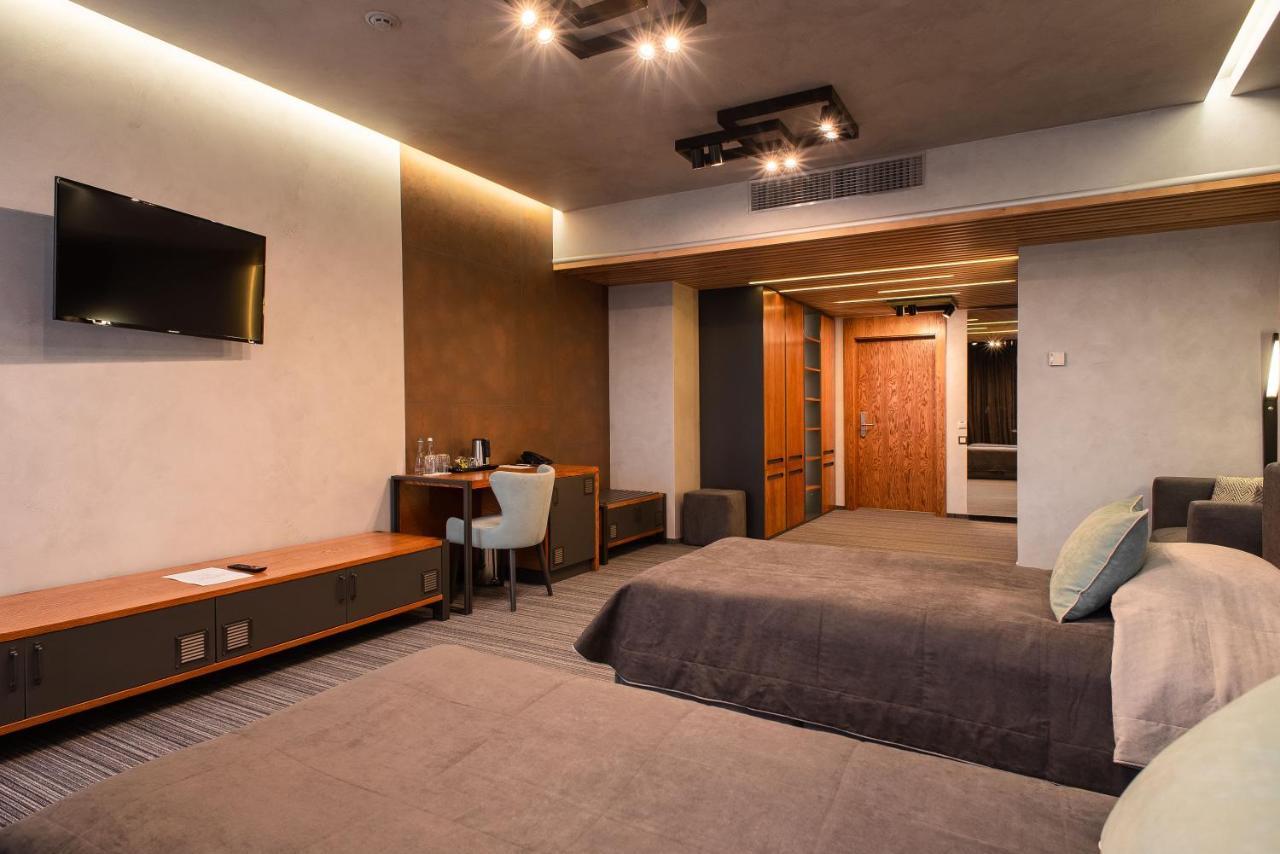 Mojo Hall Hotel Lutsʼk 外观 照片