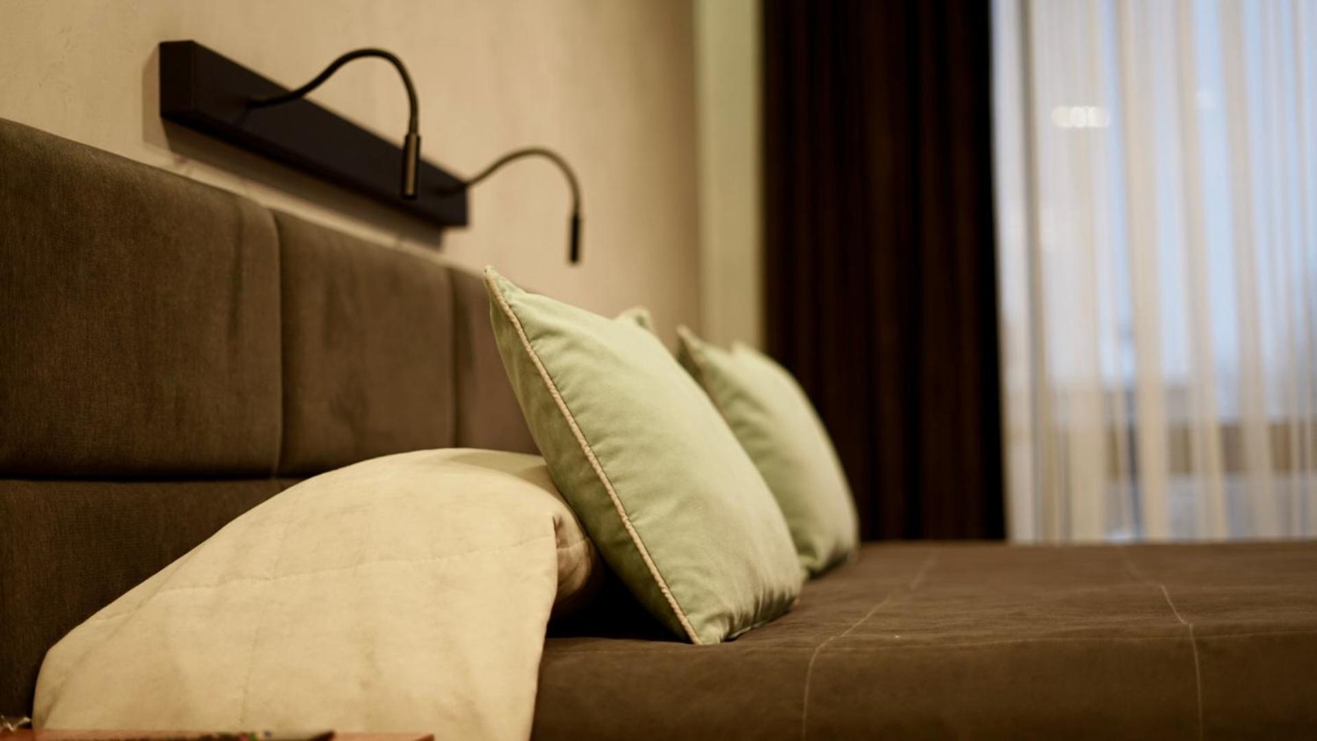 Mojo Hall Hotel Lutsʼk 外观 照片