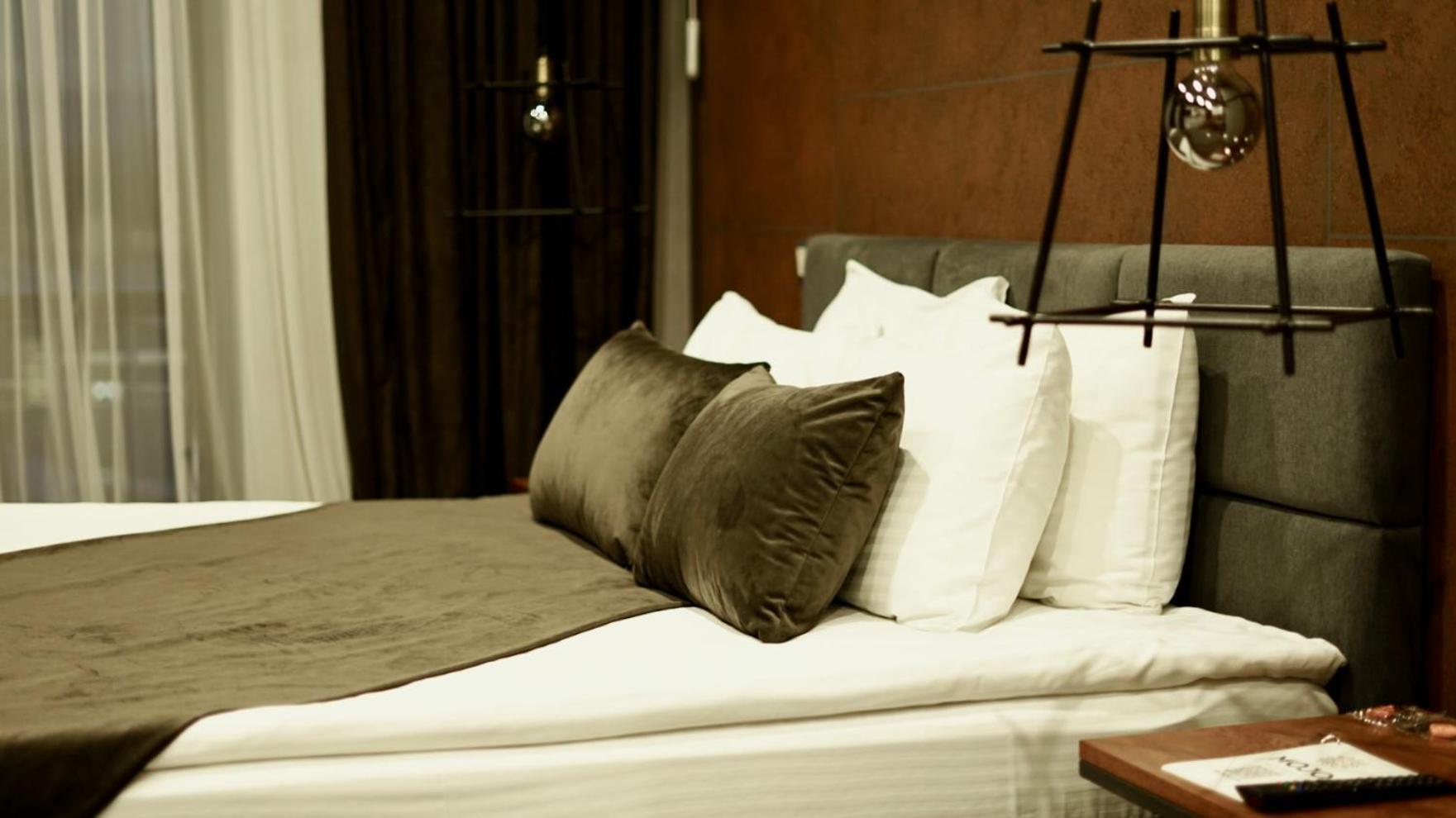 Mojo Hall Hotel Lutsʼk 外观 照片