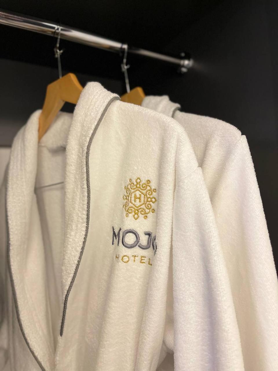 Mojo Hall Hotel Lutsʼk 外观 照片